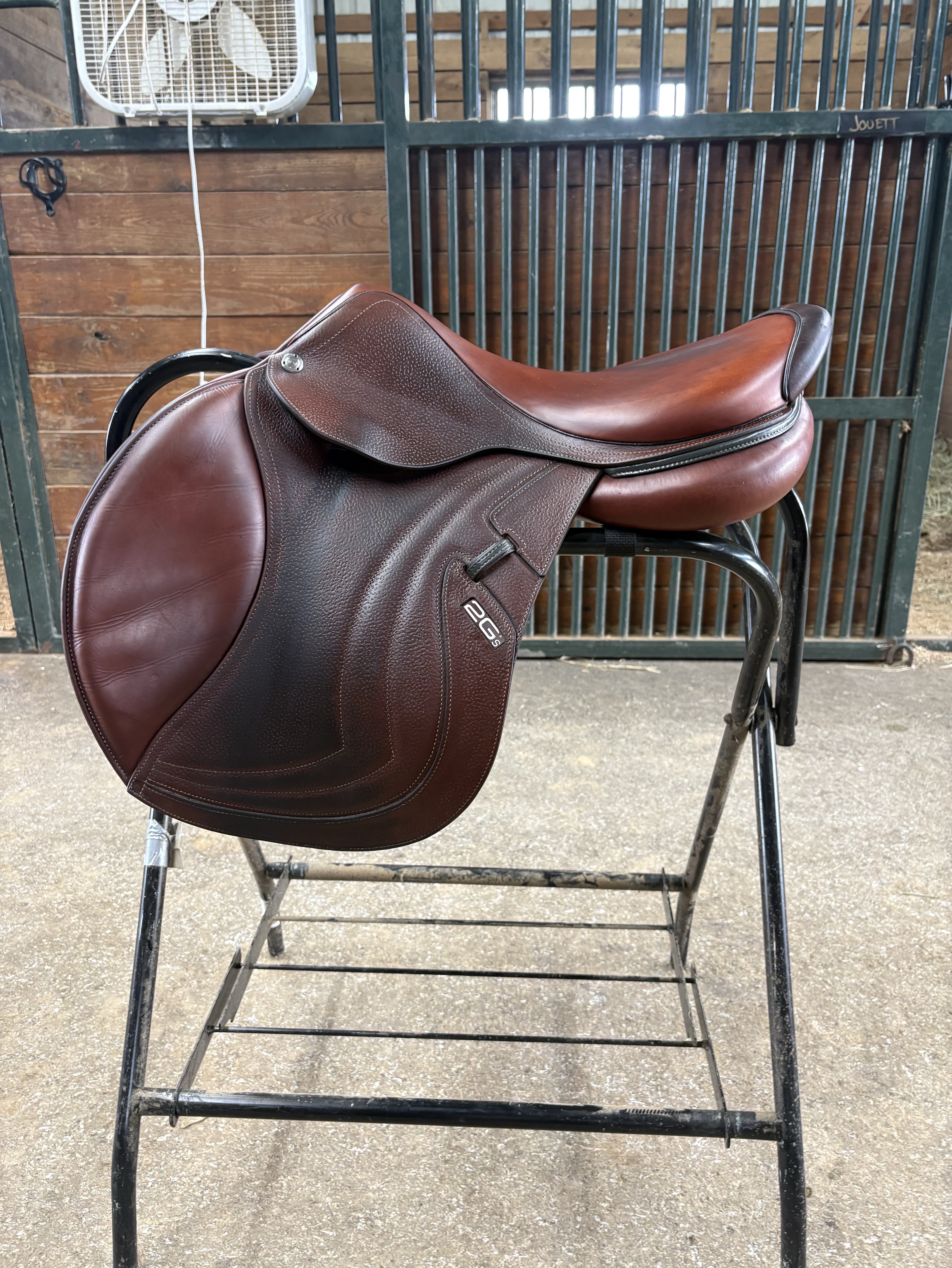 Beautiful 18" CWD SE32 Mademoiselle 2Gs Saddle in great condition. | 2021 | CWD | Used