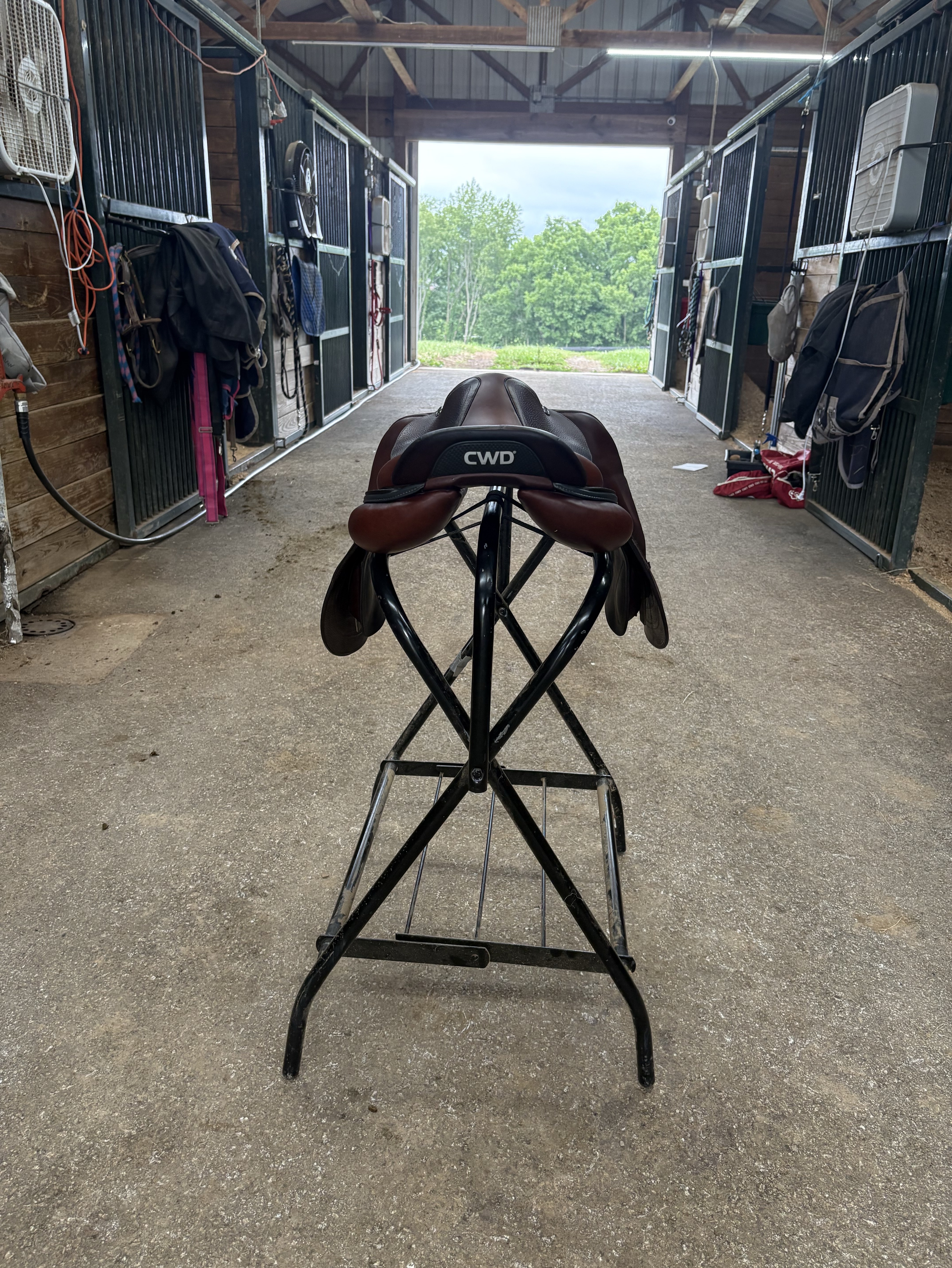 Beautiful 18" CWD SE32 Mademoiselle 2Gs Saddle in great condition. | 2021 | CWD | Used