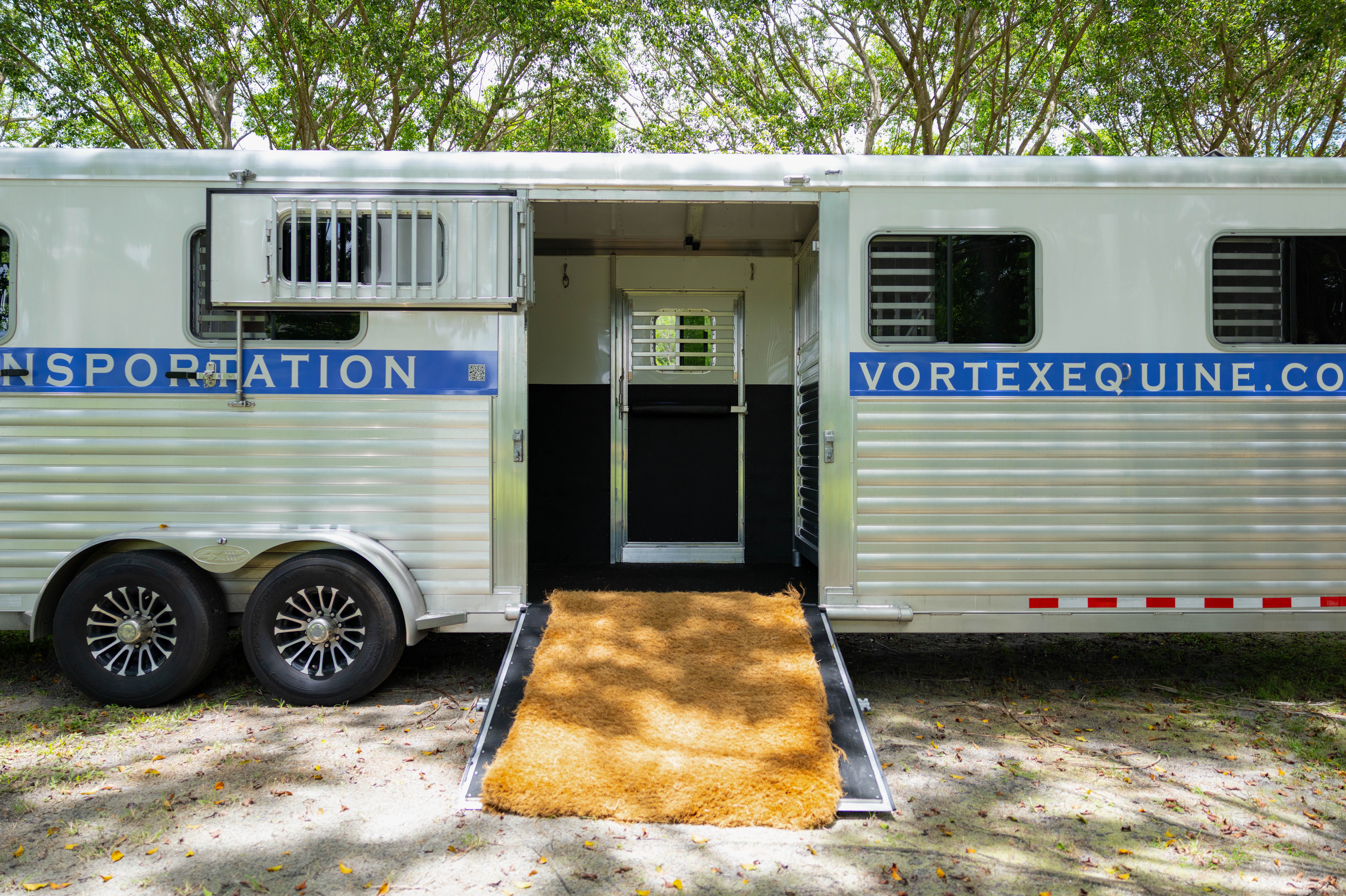 Ocala-Wellington Shuttle Service | Professional Hauling
