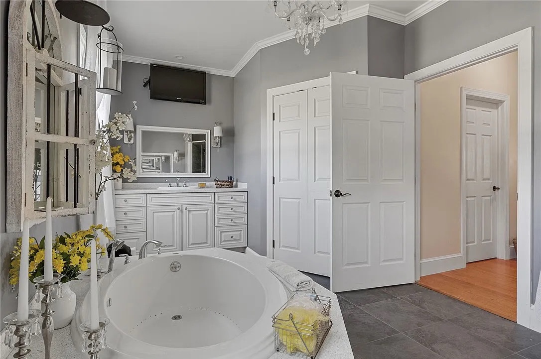 Elite Equestrian Estate minutes from Cornell University | Living Quarters + Stables | For Sale